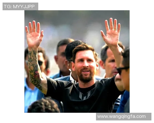 足球明星怒扔球迷手机引发热议网友纷纷评论事件背后的真相与影响