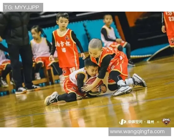 篮球明星在赛场上展现绝妙技艺与团队合作激情的精彩瞬间